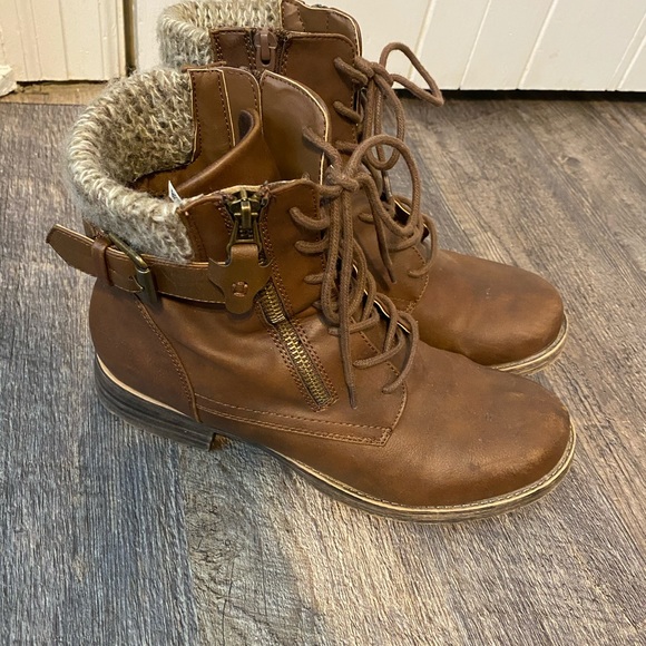 AE Combat Boots - Picture 2 of 5